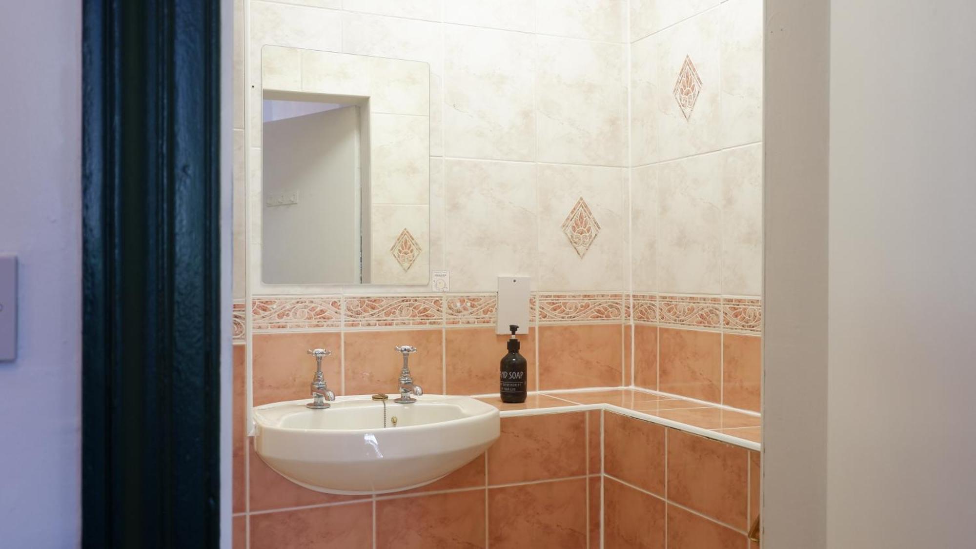 4 Friends House Hotel Единбург Екстериор снимка