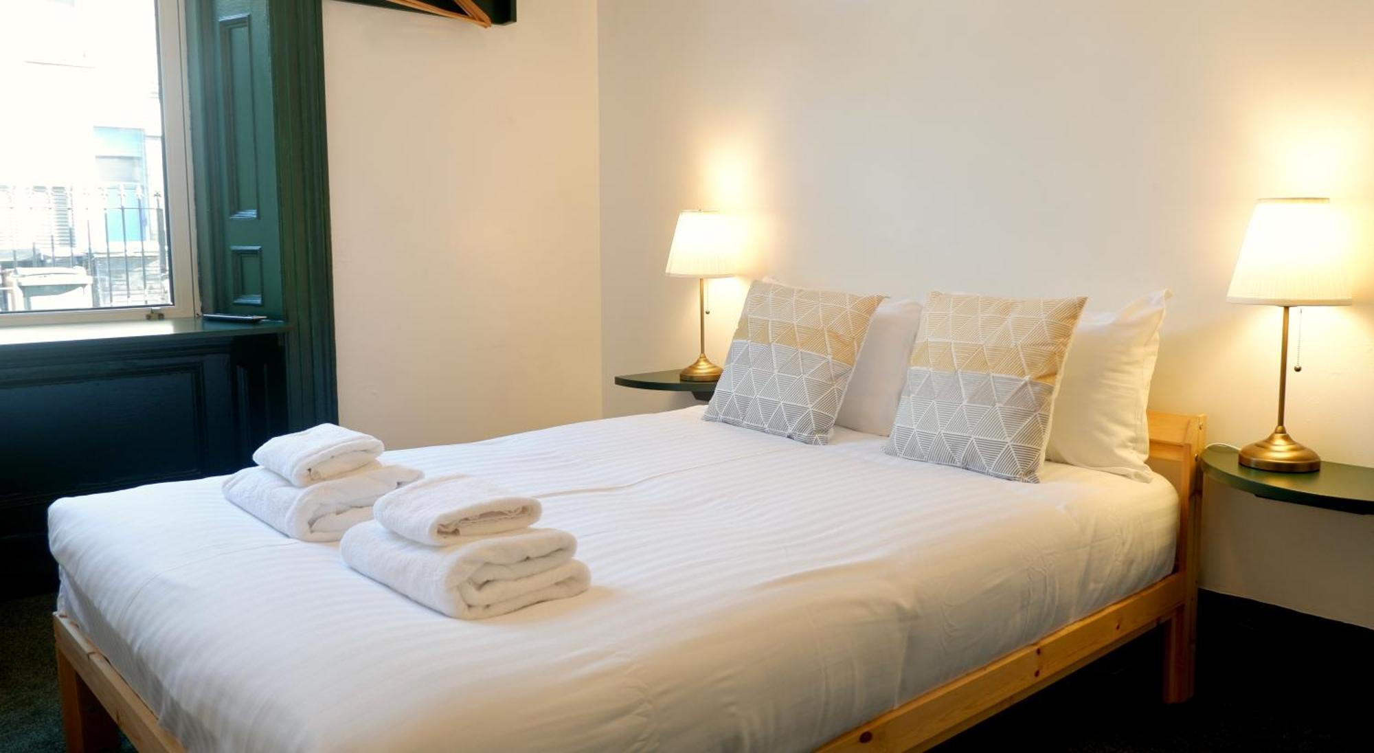 4 Friends House Hotel Единбург Екстериор снимка
