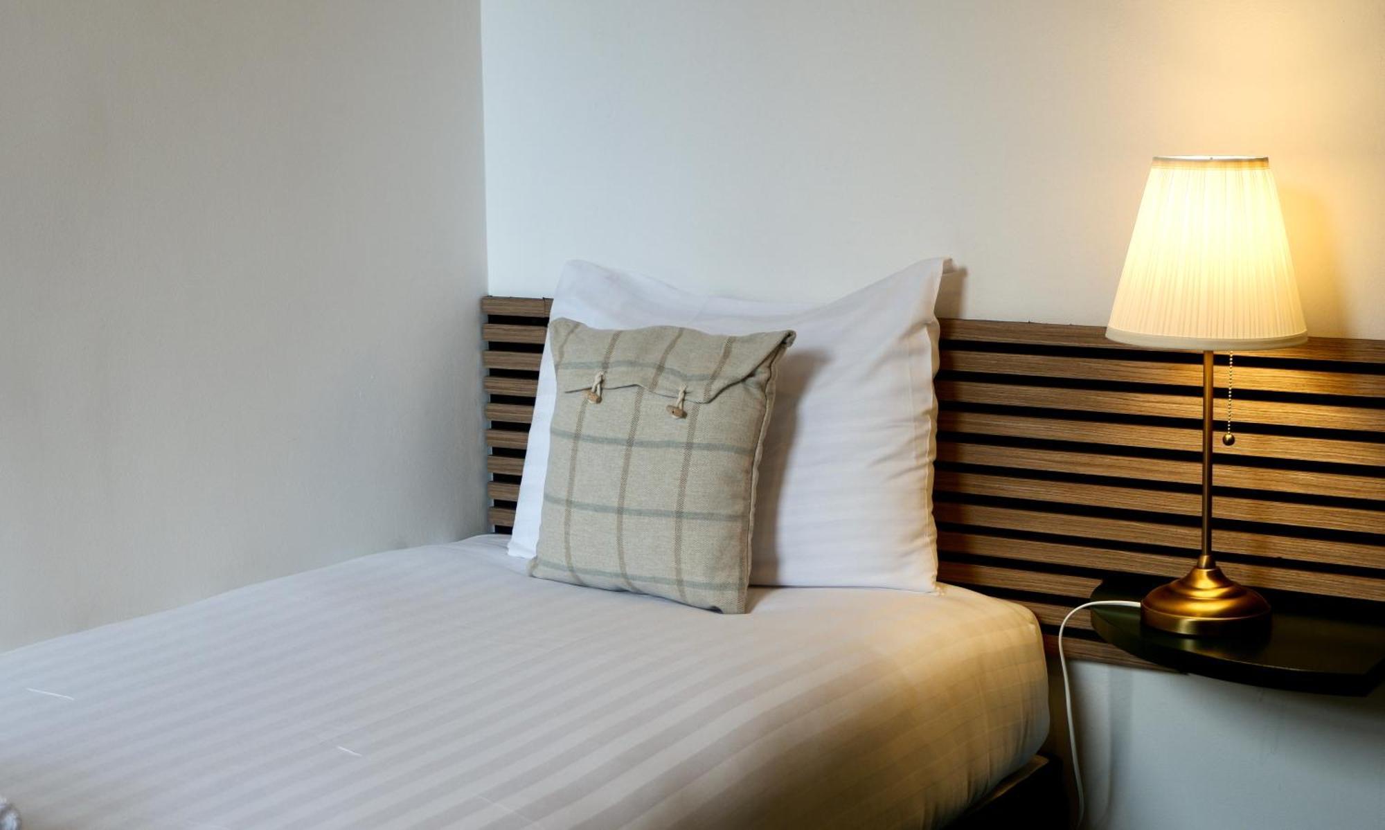 4 Friends House Hotel Единбург Екстериор снимка