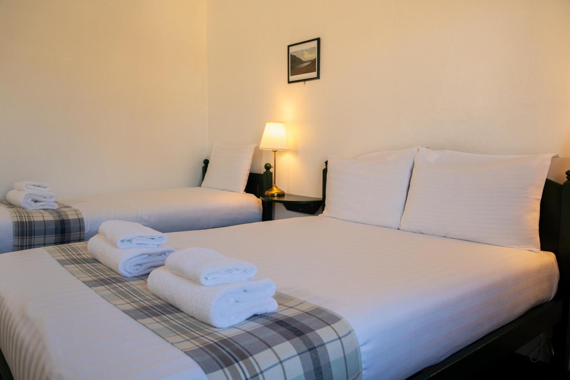 4 Friends House Hotel Единбург Екстериор снимка